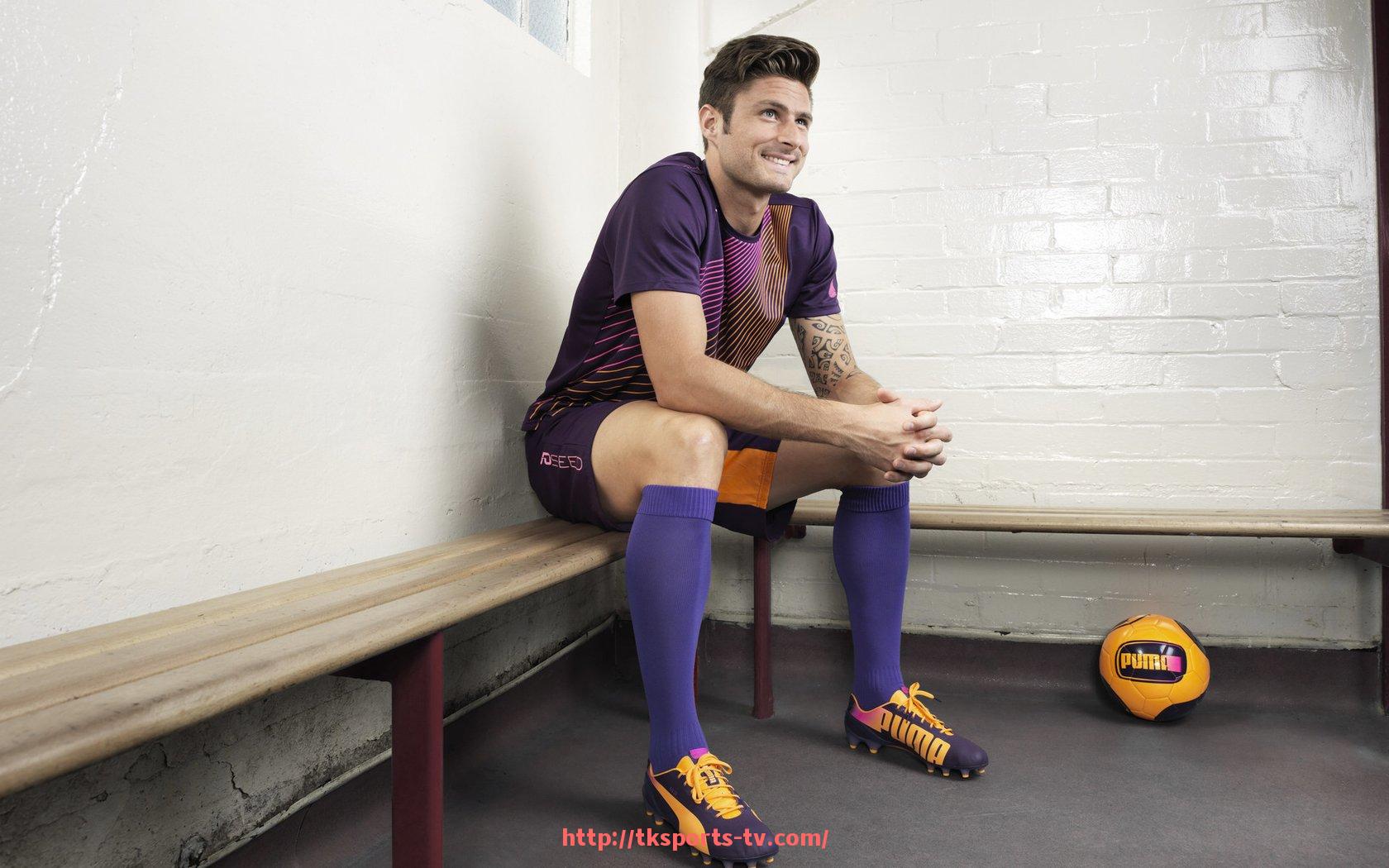 TK体育直播-CBA球员与易建联在赛场上的正面对决与技术对比 TK体育直播-CBA球员与易建联在赛场上的正面对决与技术对比